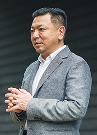 代表取締役　星野　康次